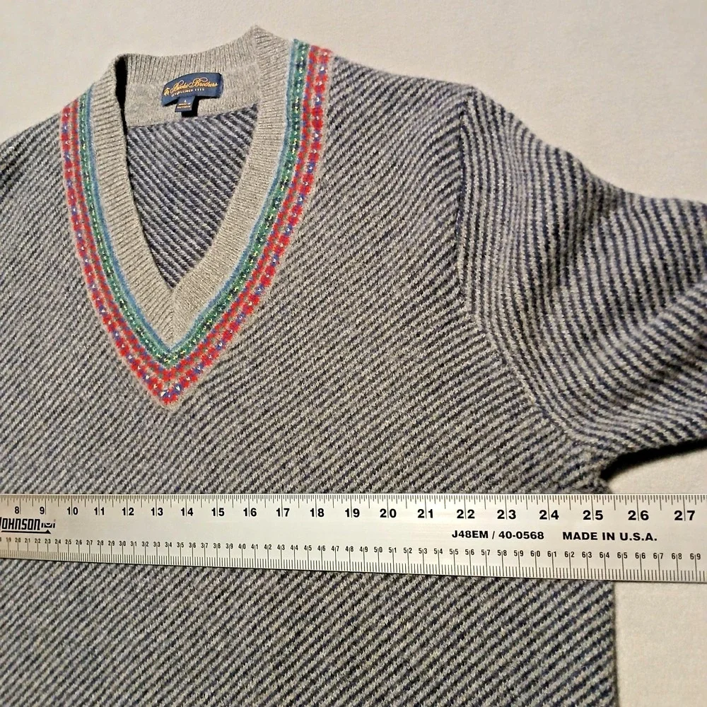 Brooks Brothers V Neck Sweater Mens Size L‎ Geometric Gray 100% Lambswool Knit